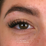 Lazy Girl Pre-Glued Under Lash - Flirty